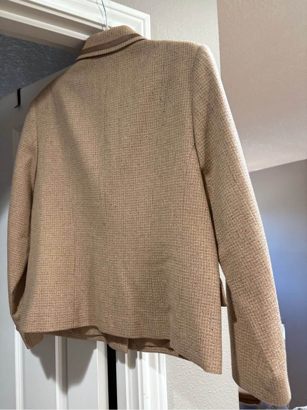Vintage Pendleton Camel Tweed Jacket with Brown Leather Trim - Picture 3 of 3